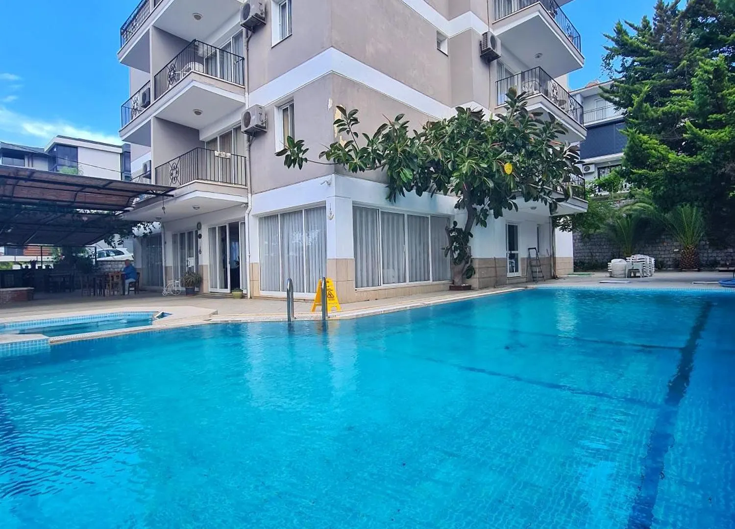 Fora Apart Otel Çeşme Türkiye